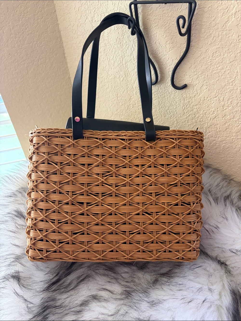 Zara Basic's Woven Tan Tote with Black Handles - Stylish Everyday Carry